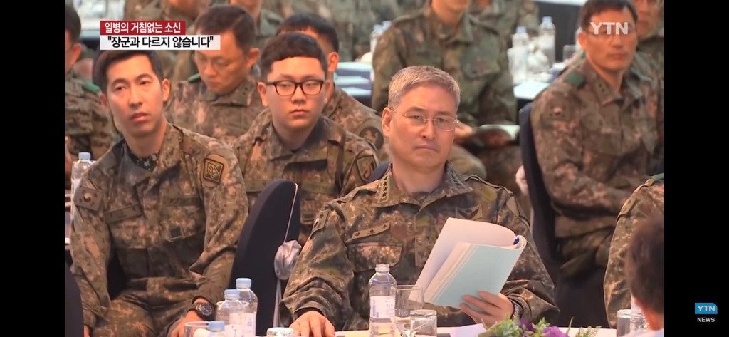 뒷감당이 안되는 육군 일병의 패기.jpg | 인스티즈