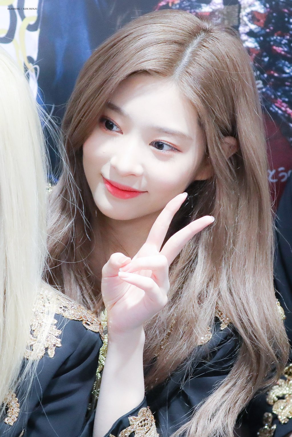 좀이쁜거같은 아이즈원 민주.jpg | 인스티즈