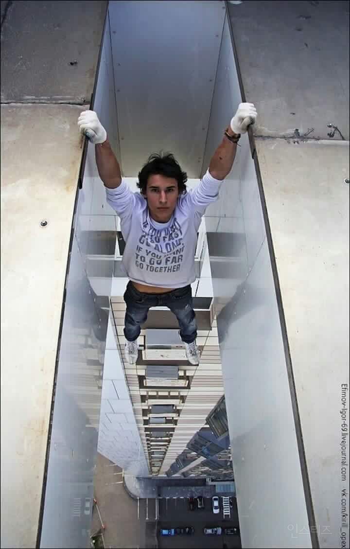 이 상태로 30초만 버티면 1000억.. 한다 VS 안한다 | 인스티즈