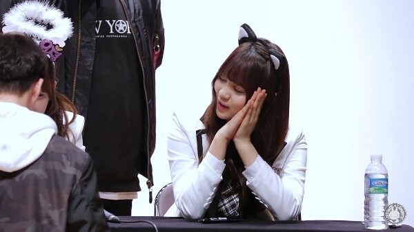 여자친구 엄지 | 인스티즈