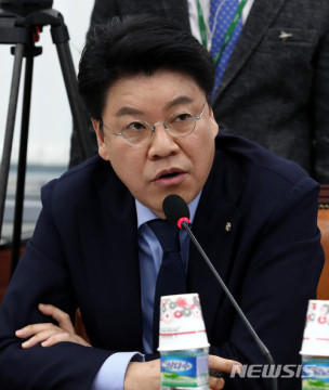 다음중 홍준표를 대신해서 자유한국당을 이끌수있는 인물은? | 인스티즈