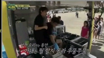 카메라 없었으면 손님들 다 떠났을거같은 푸드트럭 윤아네 | 인스티즈