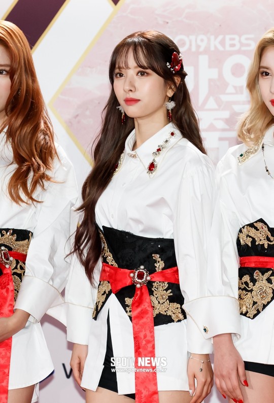 팀 우주소녀 2019 시즌 연말 무대.jpgif | 인스티즈