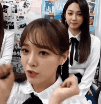 언니 일하는데 뒤에서 야유하는 강미나 | 인스티즈