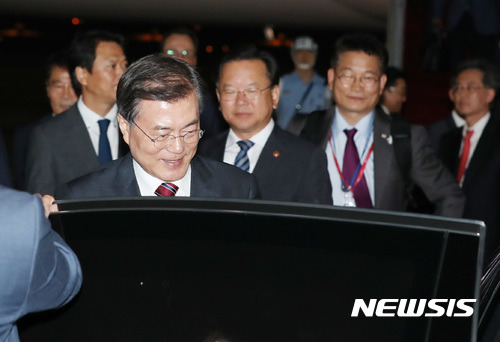 귀국하는 문재인대통령 | 인스티즈