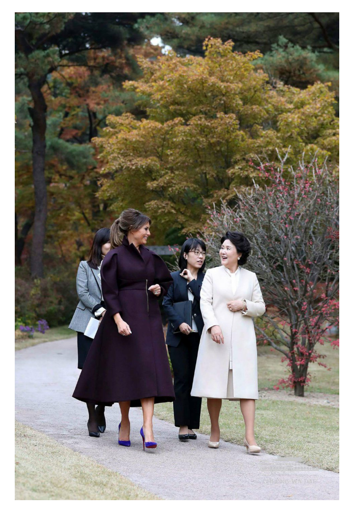 청와대 페북 - 김정숙 여사 단아하십니다~ | 인스티즈