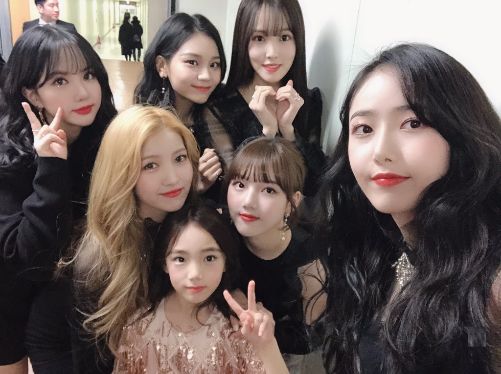 어제 키즈모델과 사진찍은 블랙 여자친구.jpg | 인스티즈