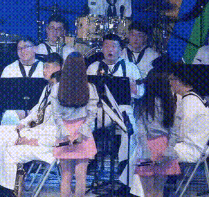 실제로 가까이서 아이돌을 봤을때.gif | 인스티즈