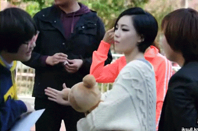 팬한테 포상 내리는 가인.gif | 인스티즈