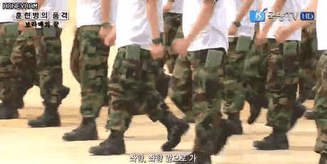 제식훈련으로 고장난 훈련병들 | 인스티즈