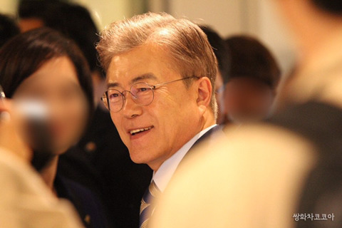 유미야...이니가 안뇽할때마다 나 돈다.... | 인스티즈