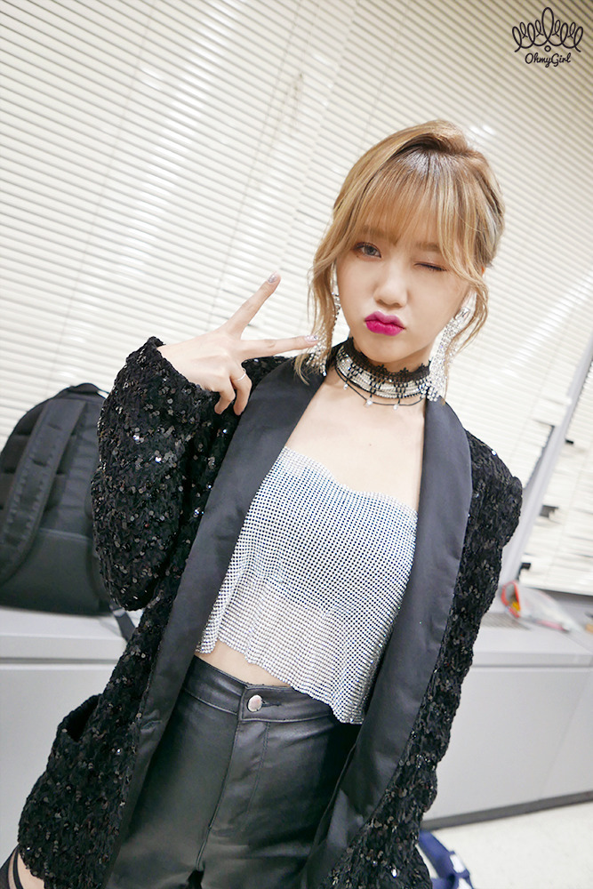 오마이걸 불꽃놀이 비하인드 사진 | 인스티즈
