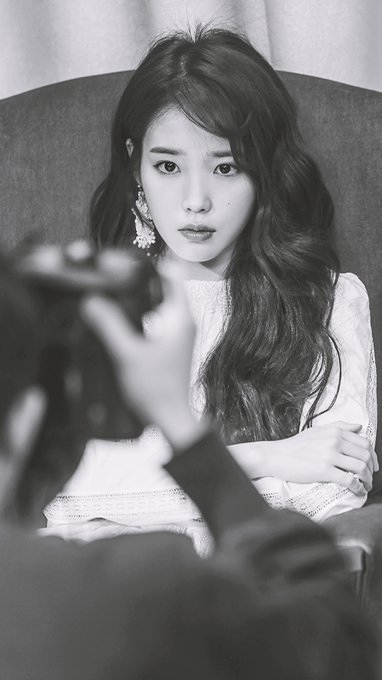 2018 아이유 달력 비하인드 폰 배경화면 & 잠금화면. png | 인스티즈
